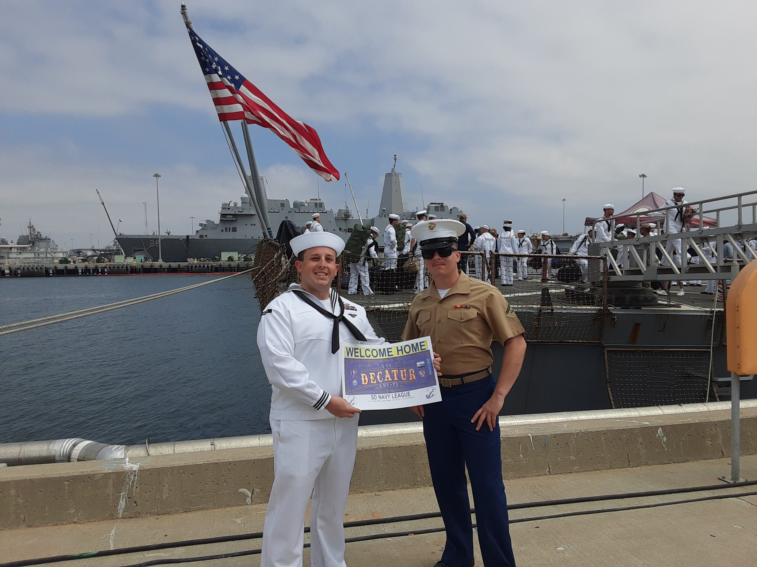 Welcome Home – USS DECATUR (DDG 73) (2)