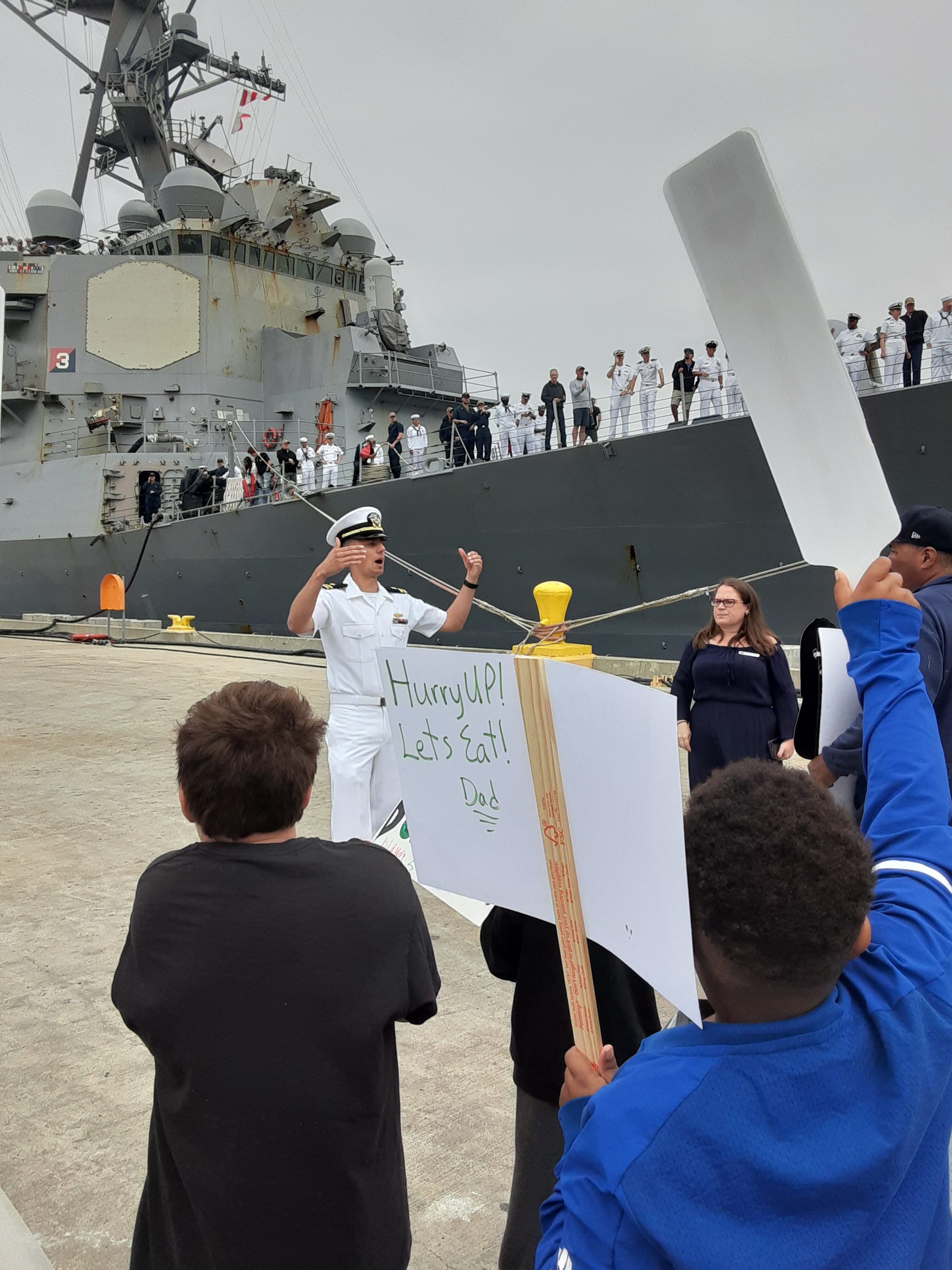 Welcome Home – USS DECATUR (DDG 73) (4)