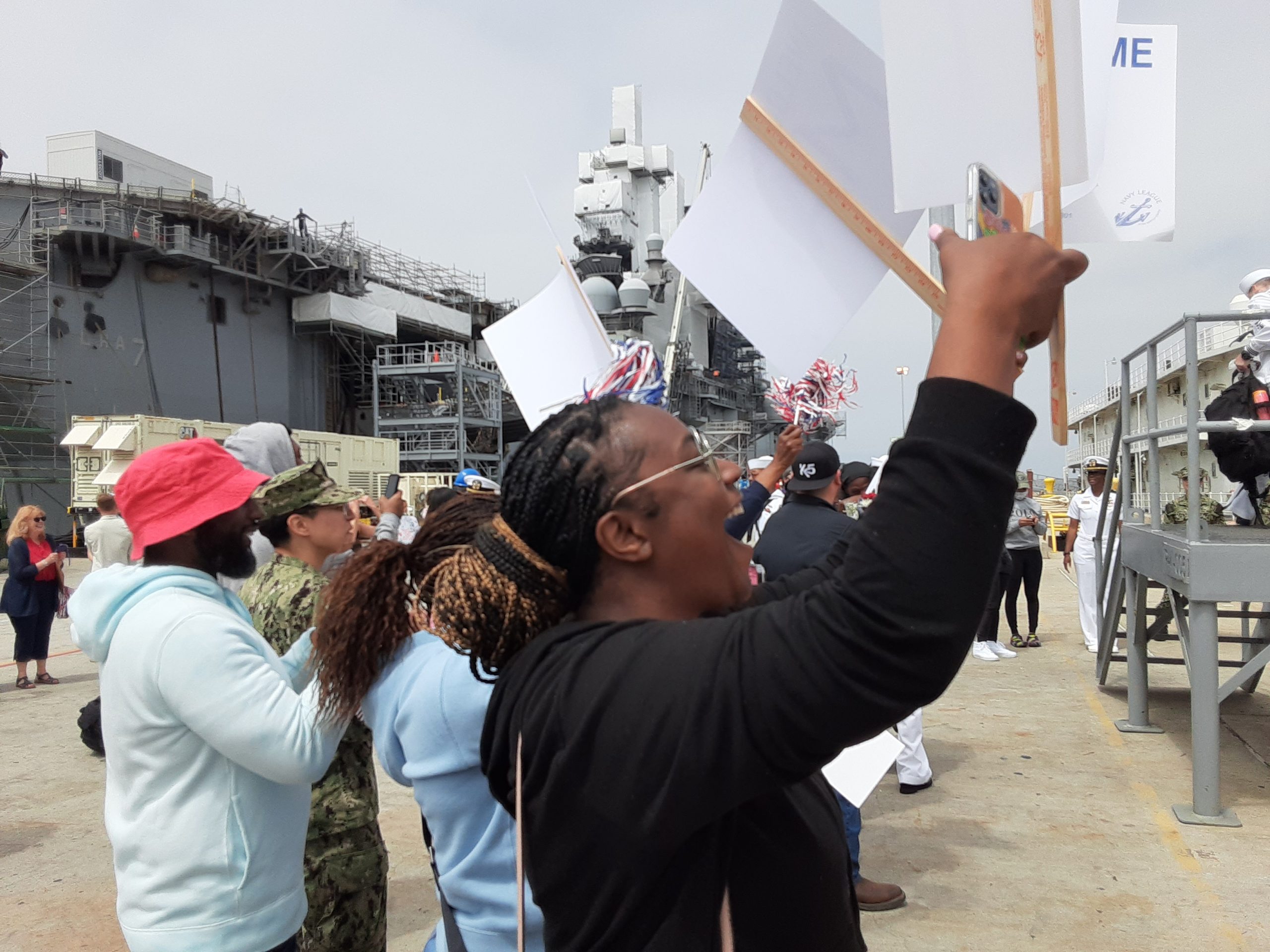 Welcome Home – USS DECATUR (DDG 73) (8)