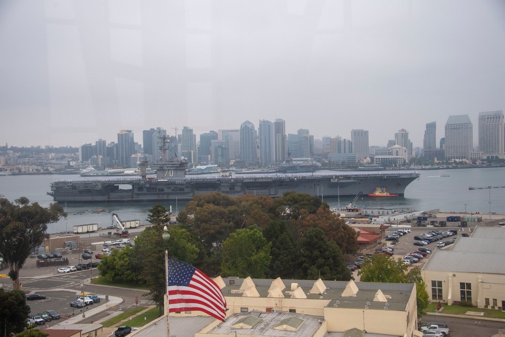 Welcome Home – USS CARL VINSON (CVN 70)