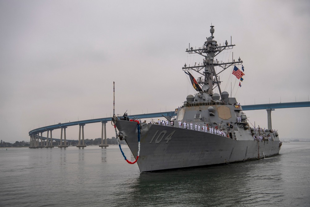 Welcome Home – USS STERETT (DDG 104)
