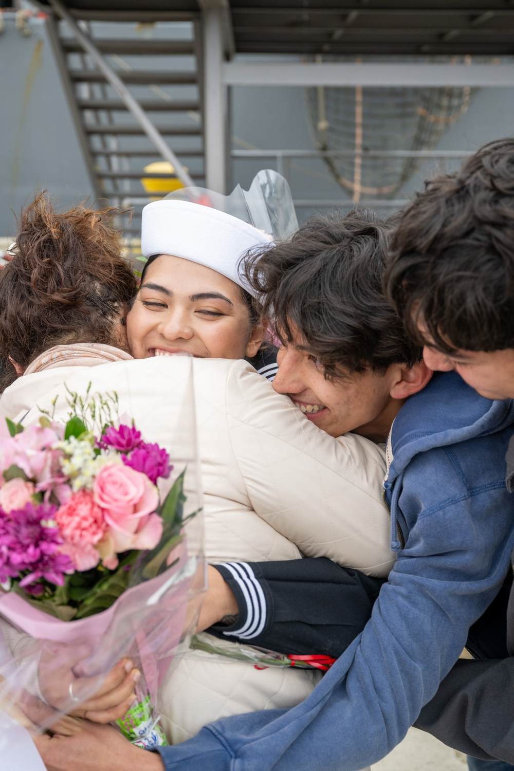 USS FITZ Ship RTHP Familia hugs pic