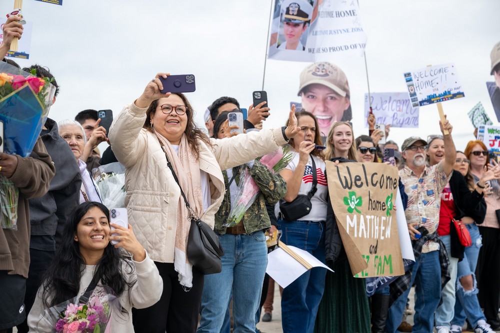 USS FITZ Ship RTHP family big welcome pic