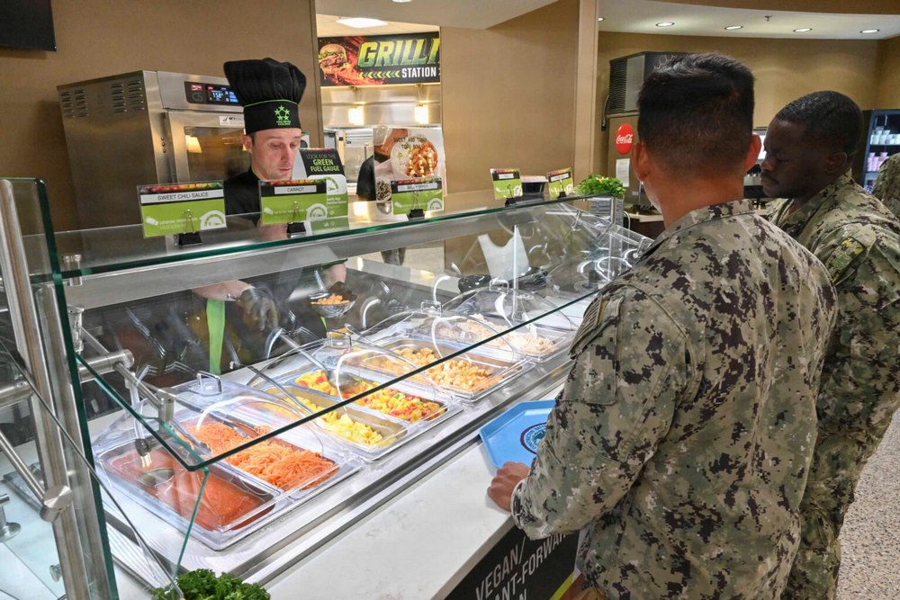 Navy Pilot Programs Aim to Expand Sailor Food Options at Galleys