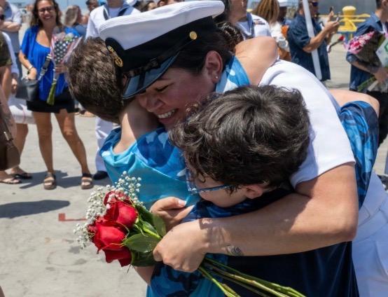 DDG 91 RTHP CPO Hugs
